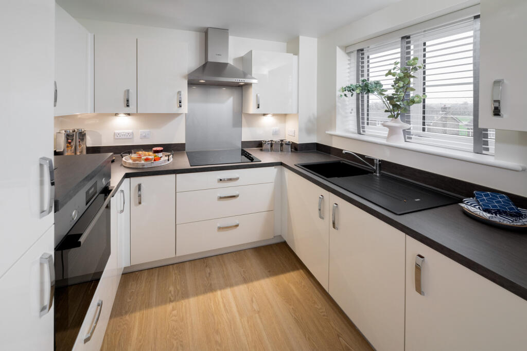 Apartment in Dorchester - View 2