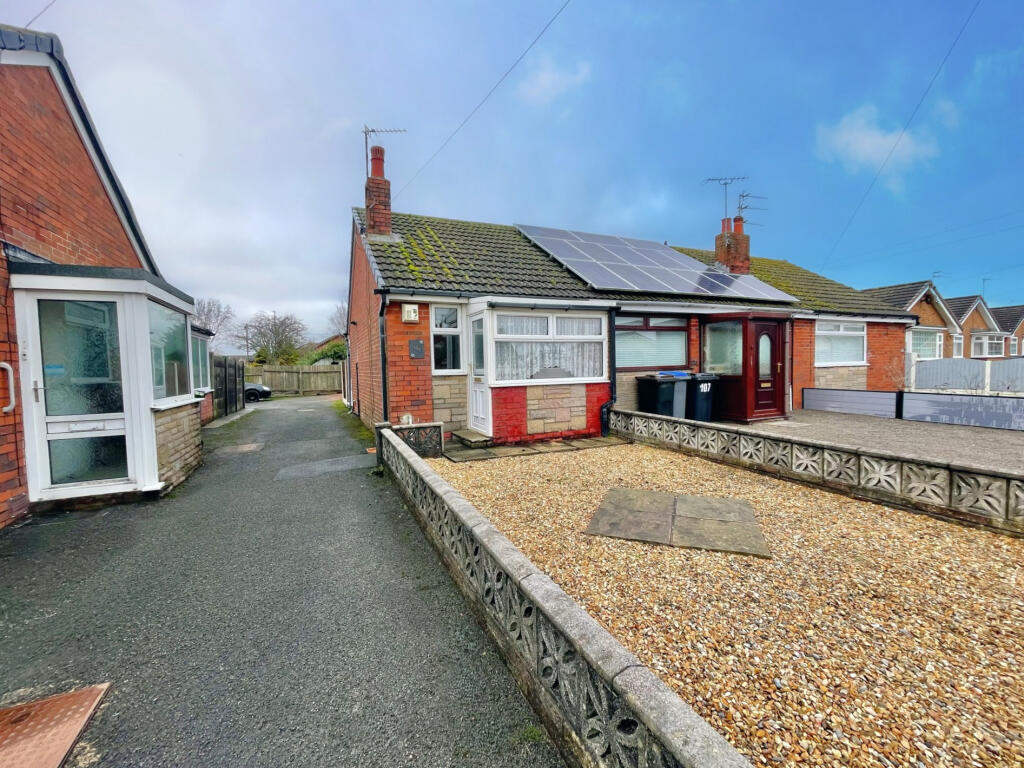 1-bed bungalow on East Pines Drive,  Cleveleys, FY5, £120,000