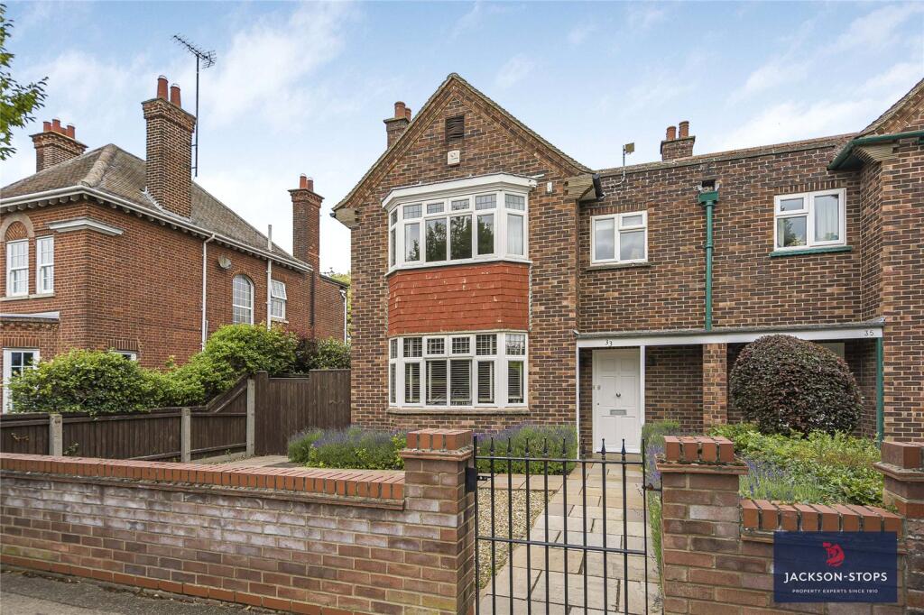 33, The Avenue, Newmarket, Suffolk, CB8 photo 4