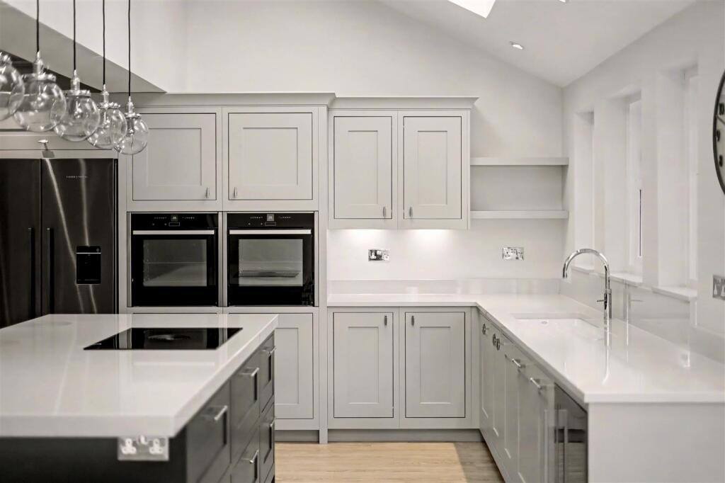 Endfield Place, Sandis Platt, Maidenhead, SL6 photo 4