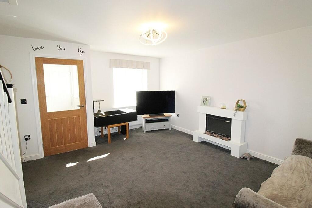 Finsbury Close, Dinnington, Sheffield photo 2