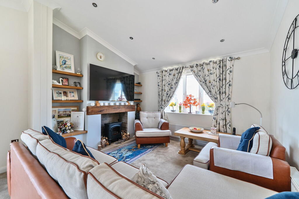Solent Grange, Milford-on-Sea, Lymington, Hampshire, SO41 0UQ photo 3