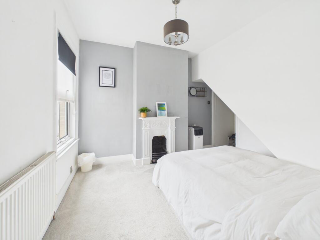 House in Windsor, Dedworth - More