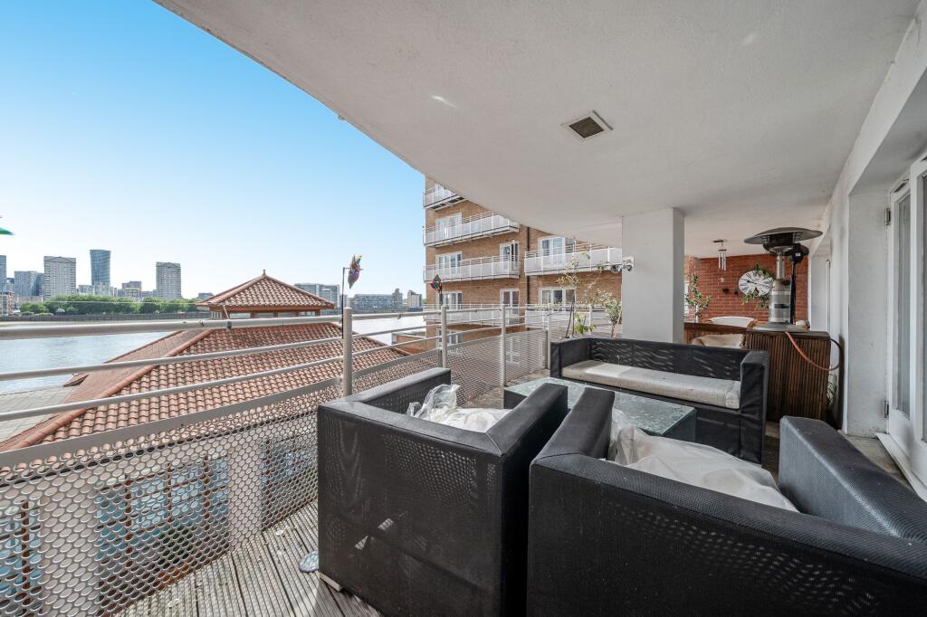 Apartment in London - More