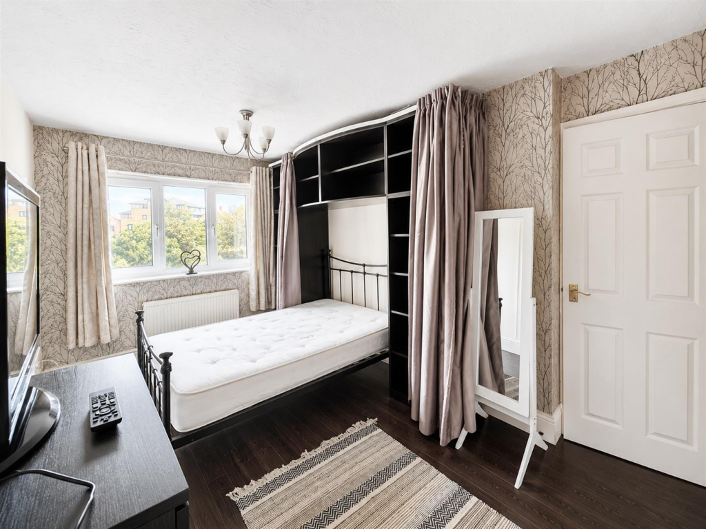 Apartment in Liverpool - More
