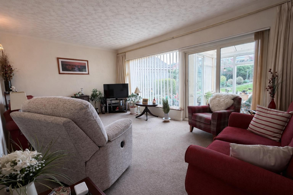 House in Warwick, Emscote - More