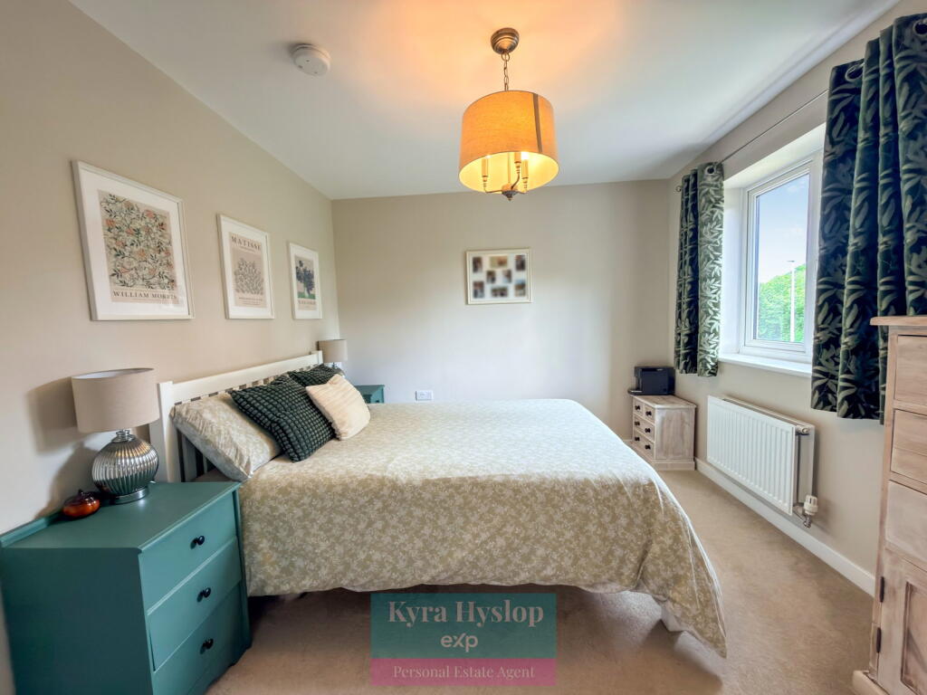 Pear Close, Cranbrook, EX5 7HX photo 4