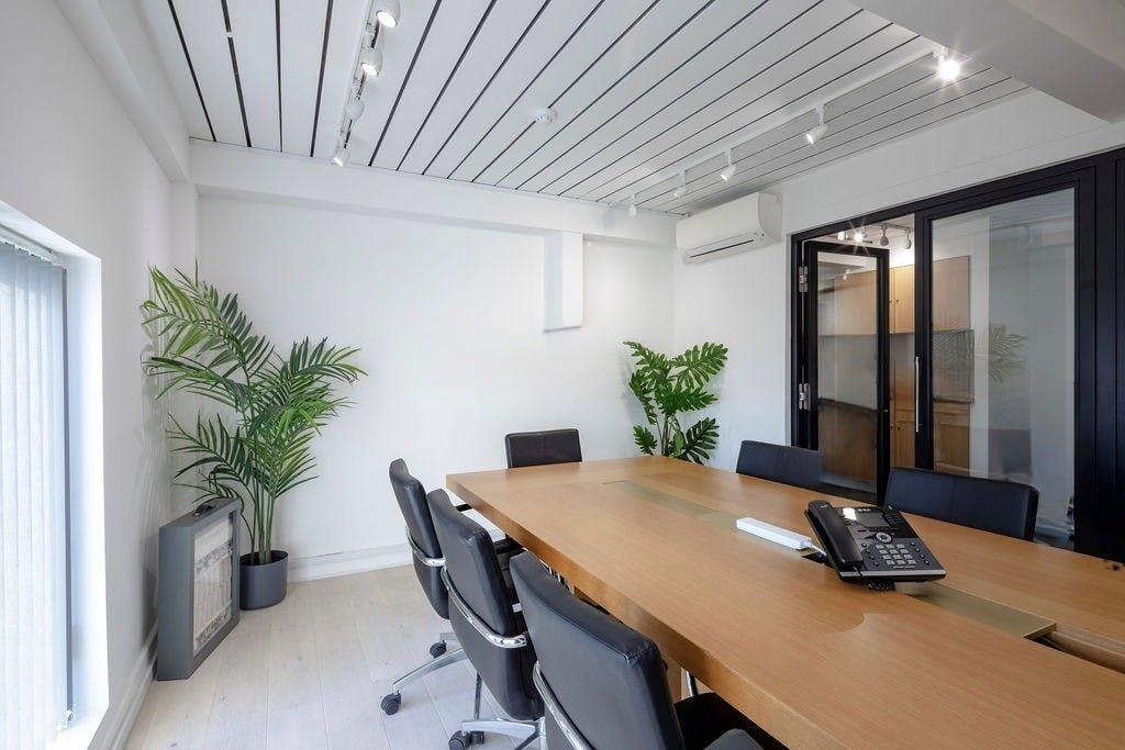 591-593 Kings Road - meeting room 1.jpg