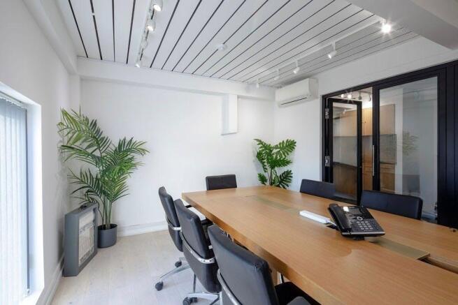 591-593 Kings Road - meeting room 1.jpg