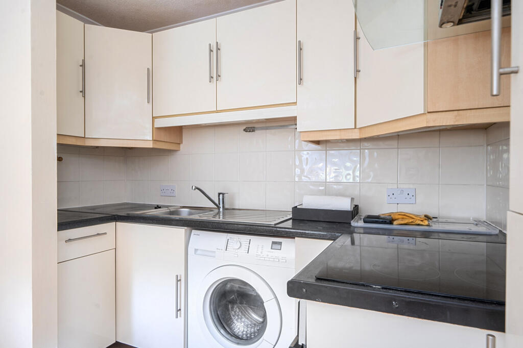 Apartment in Lye Green, Hilltop, Chesham - More