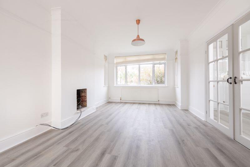 House in London - View 2