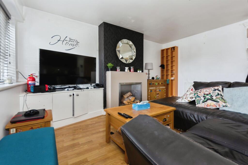 Apartment in Solihull, Shirley - View 5