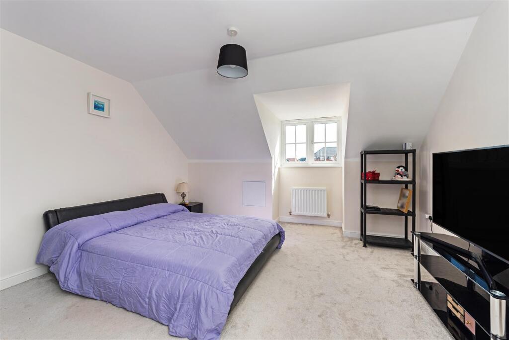 House in Waterlooville, Newlands - View 4