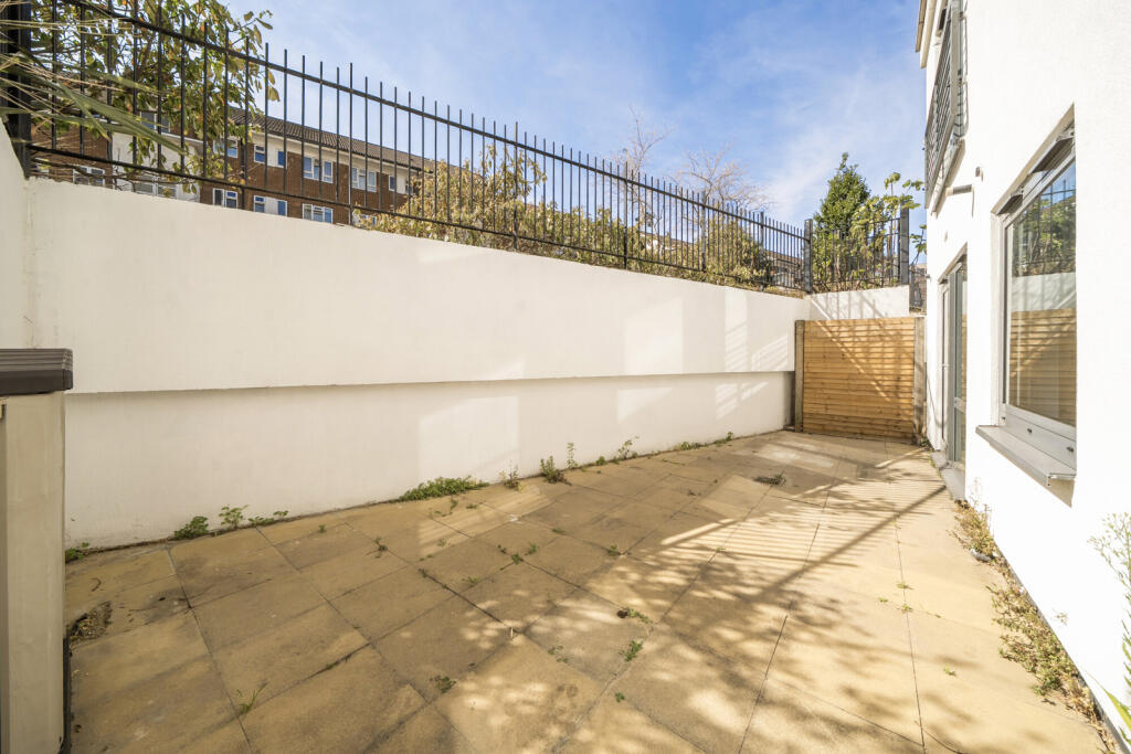 Apartment in London - View 4