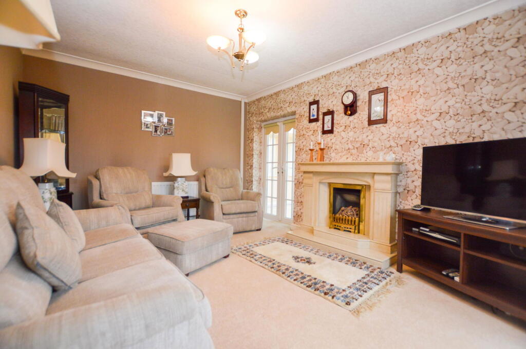 Avon Road, Culcheth, WA3 5DT photo 3