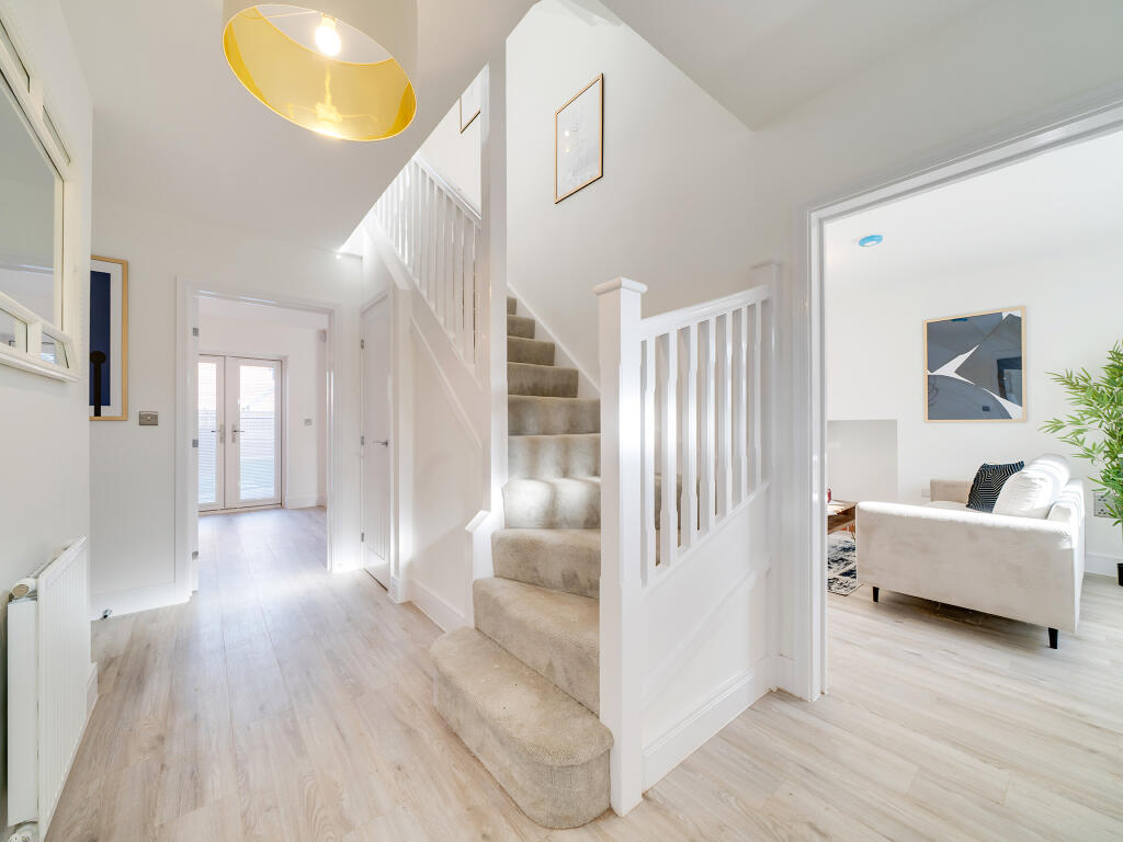 Main image of property: Kenilworth Gate, Leamington Road, Kenilworth, 
CV8 2AA