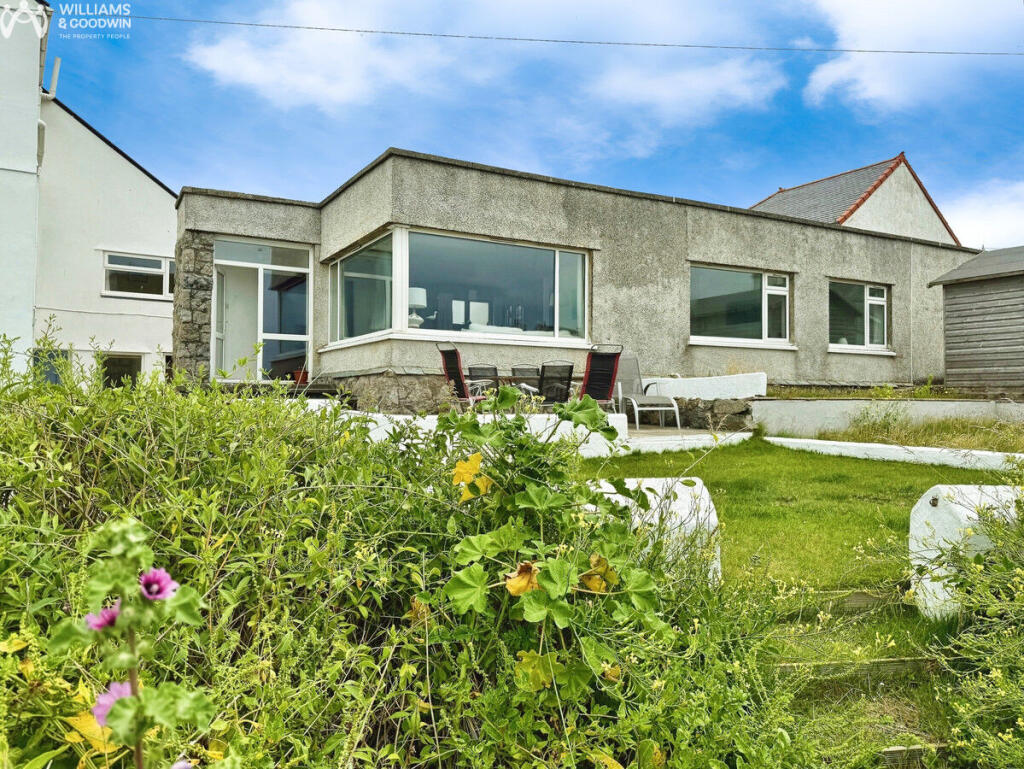 4-bed bungalow on High Street, Rhosneigr, Anglesey, LL64, £950,000