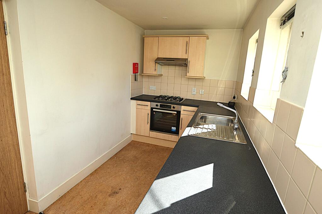 Apartment in Burgess Hill, World's End - View 4