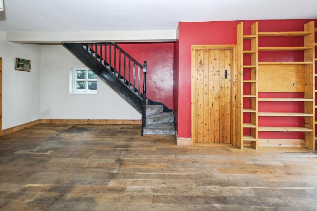 House in North Warwickshire, Hartshill - More