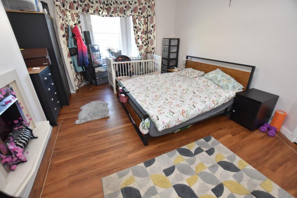 Apartment in Paisley, Renfrewshire - View 5