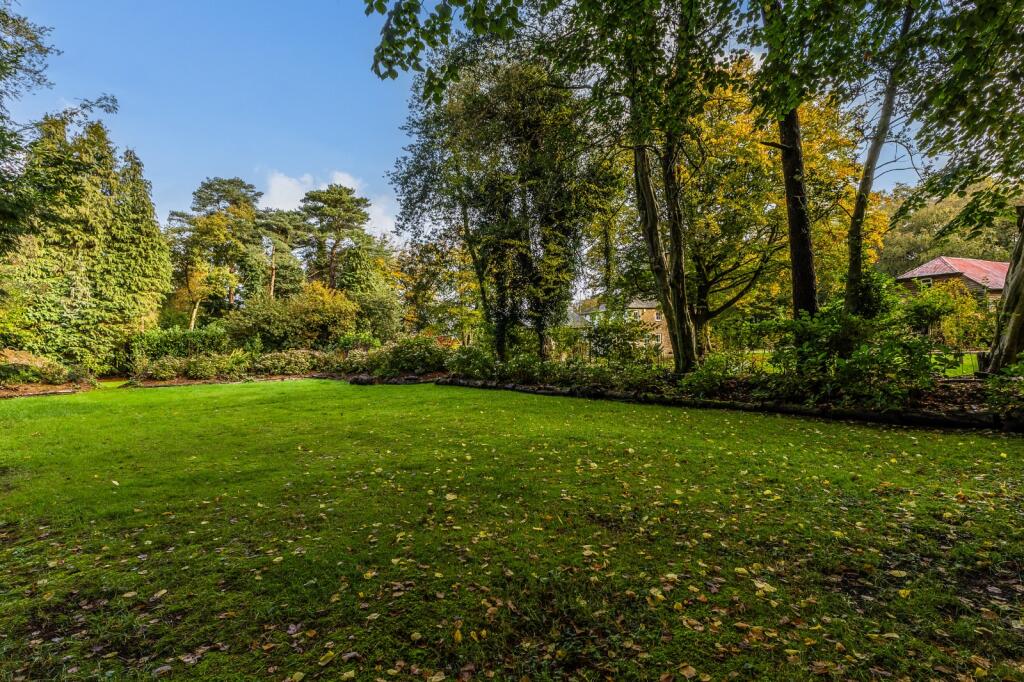 3 bed detached - London Road, Hindhead, Surrey, GU26 image 4