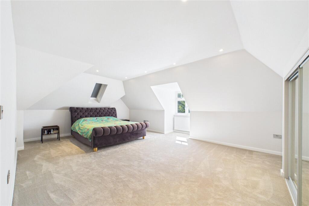 House in Redhill - View 4