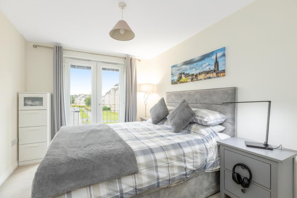 Apartment in Edinburgh - More