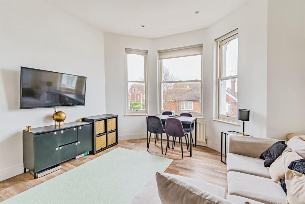 Apartment in Worthing, Broadwater - View 3