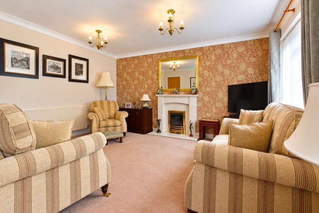 House in Northampton, Kingsthorpe - More