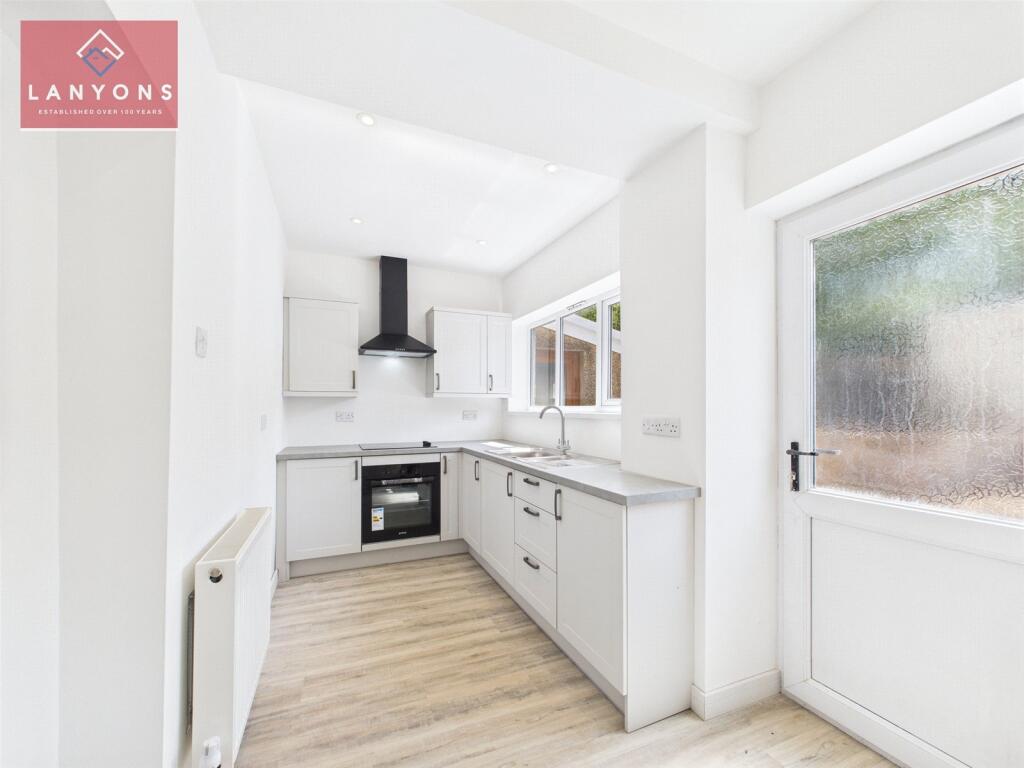 Eirw Road, Porth, Rhondda Cynon Taf, CF39 photo 5