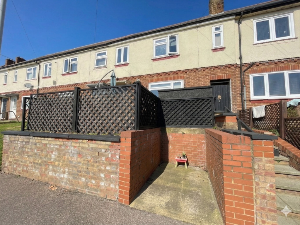 Main image of property: Putteridge Road, Luton, Bedfordshire, LU2 8HG