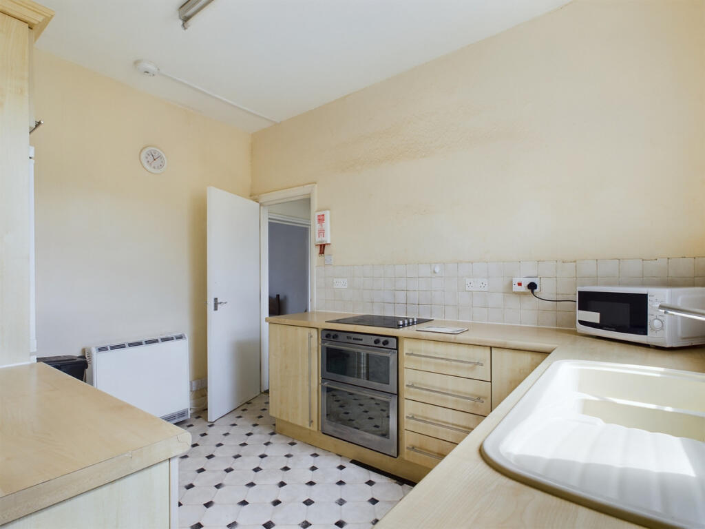 Apartment in Bath, Walcot - View 5