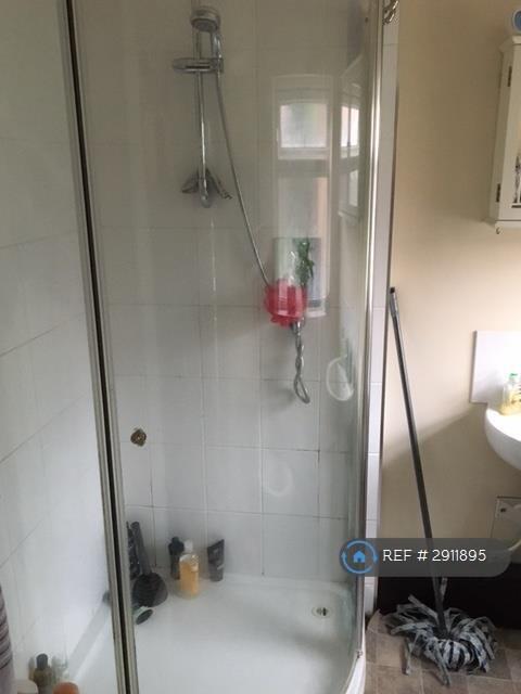 1 bedroom house share for rent