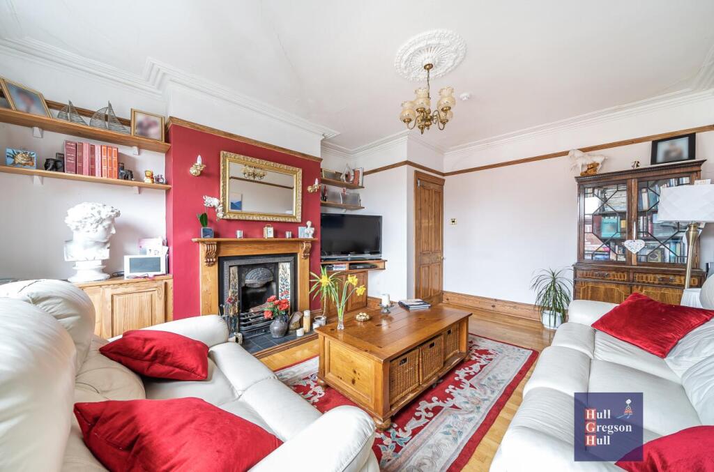 Cluny Crescent, Swanage photo 3