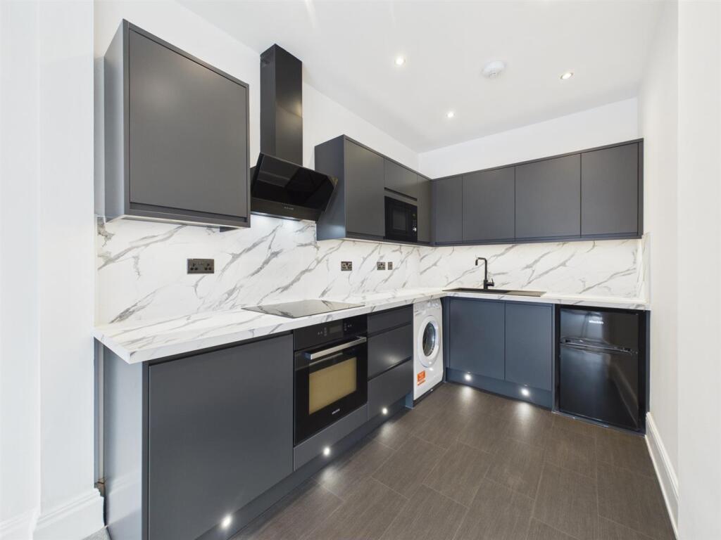 Apartment in Perth - View 5