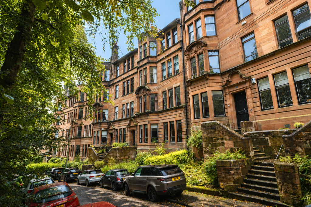 Main image of property: 1/2 Camphill Avenue, Glasgow, G41