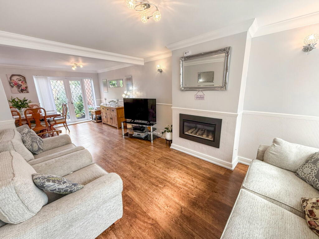 House in Wirral, Liverpool City Region - View 4