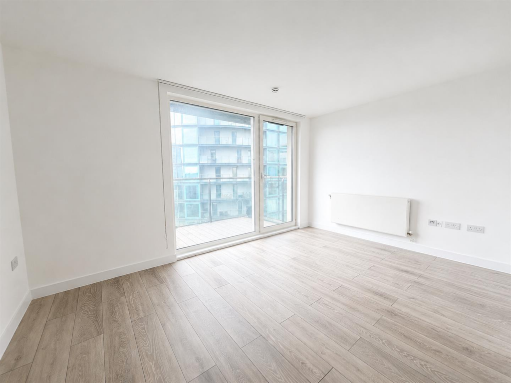Apartment in Southall - View 2