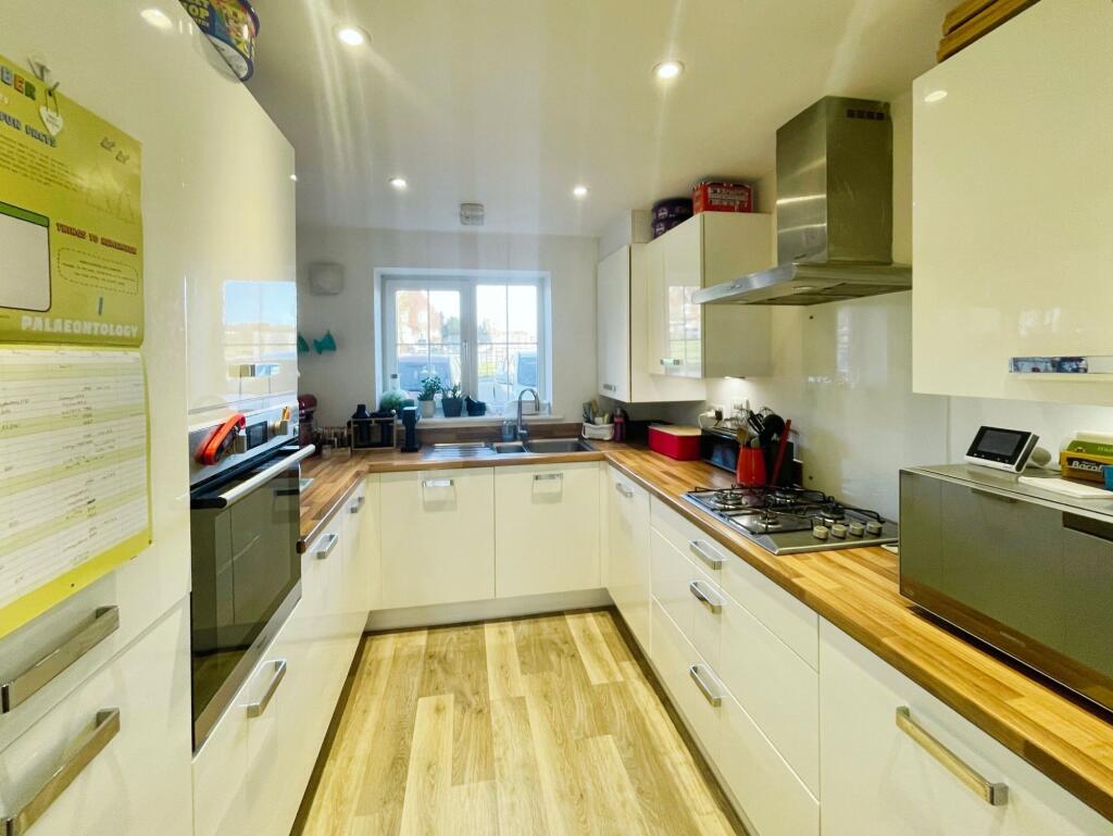 Bucklebury Way, Basingstoke, RG24 photo 4