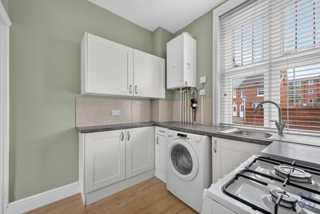House in Worcester - View 5