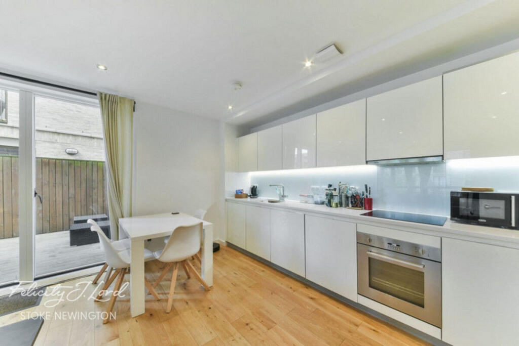 Main image of property: Kimpton Court, London N4