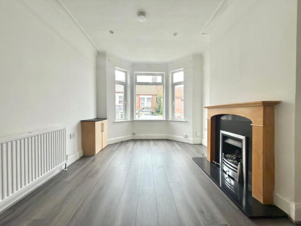 House in Luton - View 5