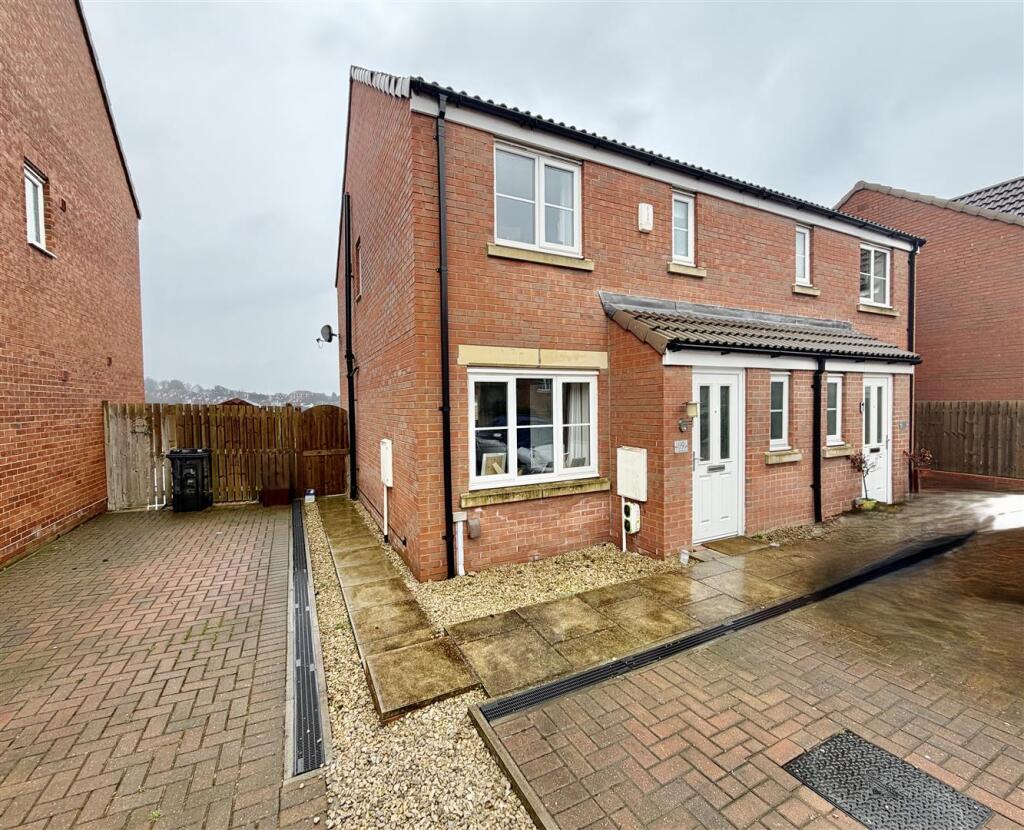 Main image of property: Orchid Close, Kippax, Leeds