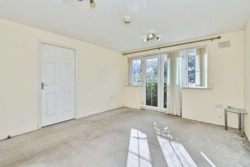Apartment in Sandwell, West Midlands - View 3