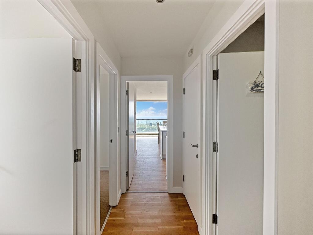 Apartment in Truro - More