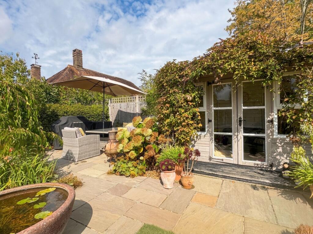 House in Redhill - View 5