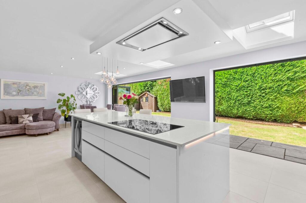 House in Penn, Chepping Wycombe - More