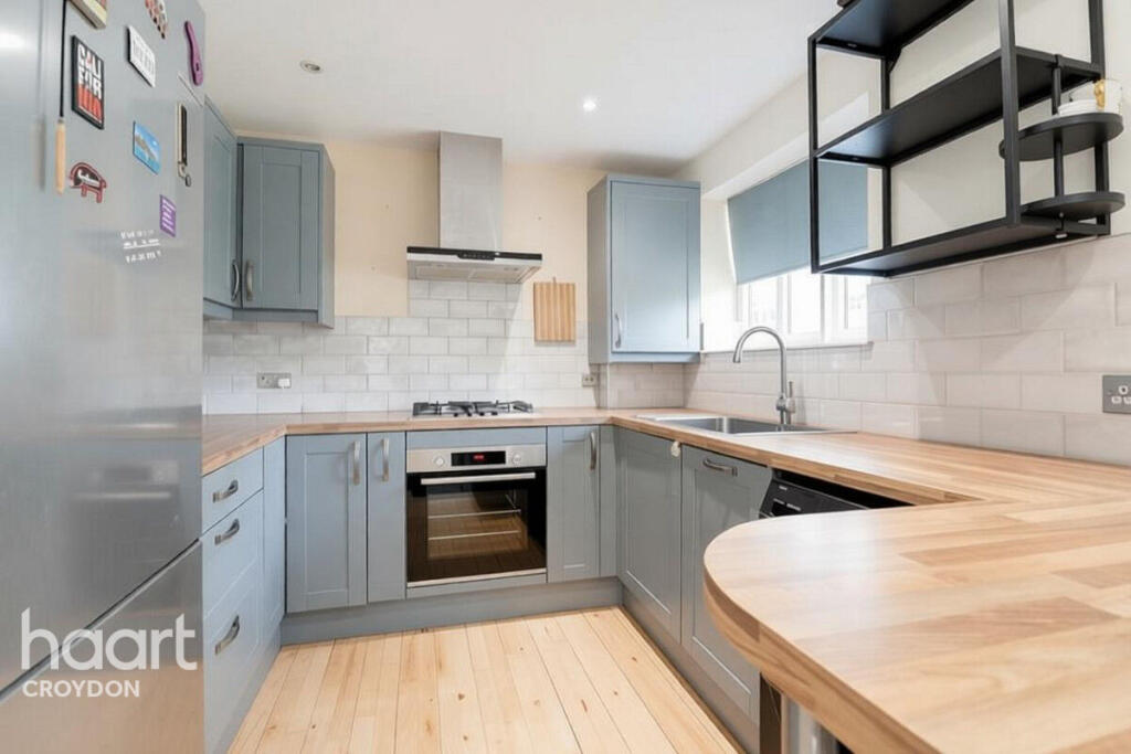 Apartment in Croydon - View 4