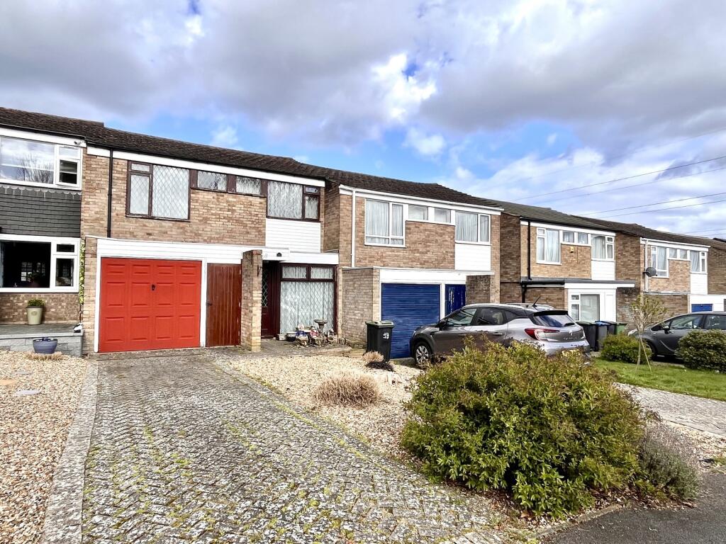Main image of property: Angus Close, Chessington, Surrey. KT9 2BP