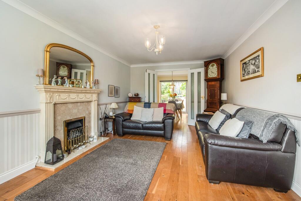 House in Romsey, New Pond - More